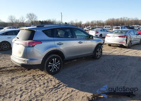 2018 Toyota Rav4 Le z USA, uszkodzony, nr VIN JTMBFREV1JJ217505